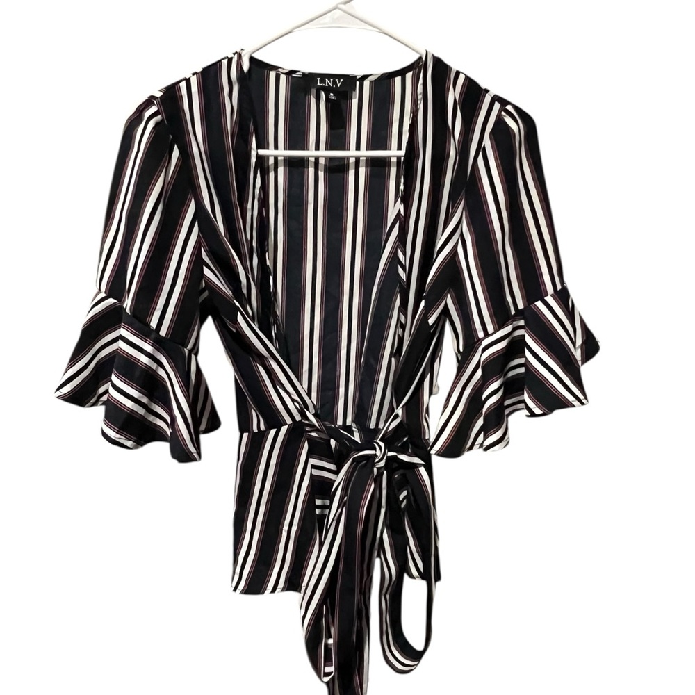 L.N.V Black White Striped Wrap Tie Front Blouse Size Small Ruffle Sleeve